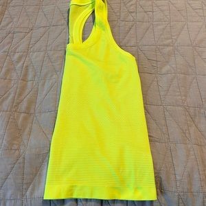 Highlight yellow Swiftly Tech Racerback
Tank Top 2.0 *Race length